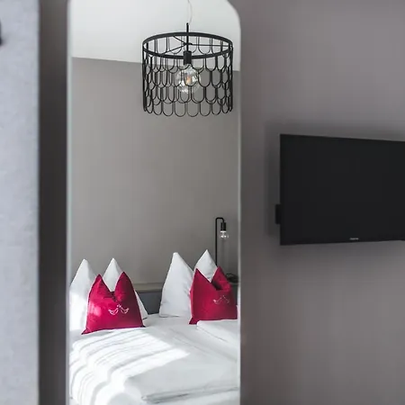 Altstadthotel Weisse Taube Ξενοδοχείο 4*