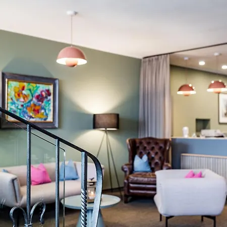 Ξενοδοχείο Altstadthotel Weisse Taube 4*