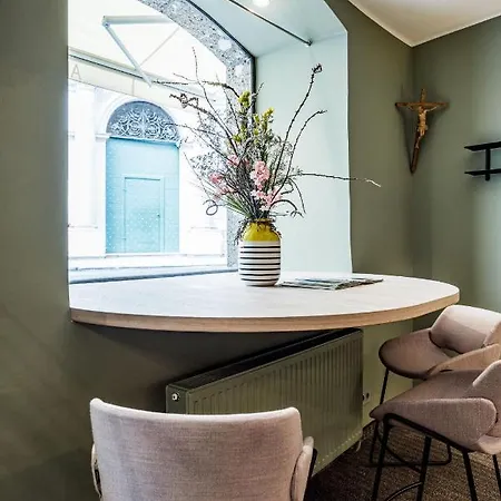 Ξενοδοχείο Altstadthotel Weisse Taube 4*