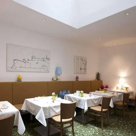 Altstadthotel Weisse Taube 4* Σάλτσμπουργκ