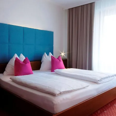 Altstadthotel Weisse Taube Ξενοδοχείο 4*