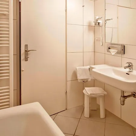 Altstadthotel Weisse Taube Ξενοδοχείο 4*