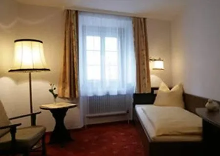 Altstadthotel Weisse Taube Salzbourg